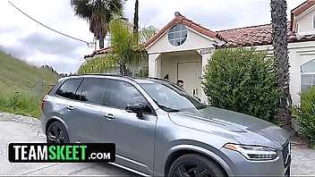 Stepdad Makes Anal-Loving Stepdaughter Scream Out With Pleasure And Has Her Cumming Hard